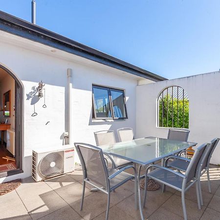 Lakefront Villa - Waitahanui Holiday Home Buitenkant foto