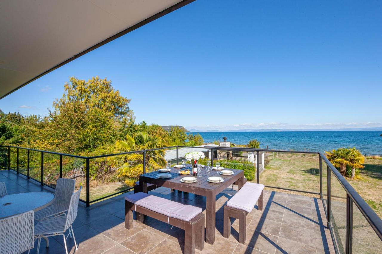 Lakefront Villa - Waitahanui Holiday Home Buitenkant foto