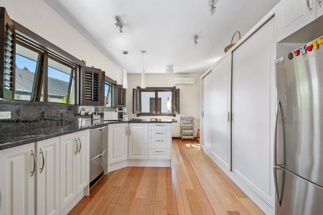 Lakefront Villa - Waitahanui Holiday Home Buitenkant foto