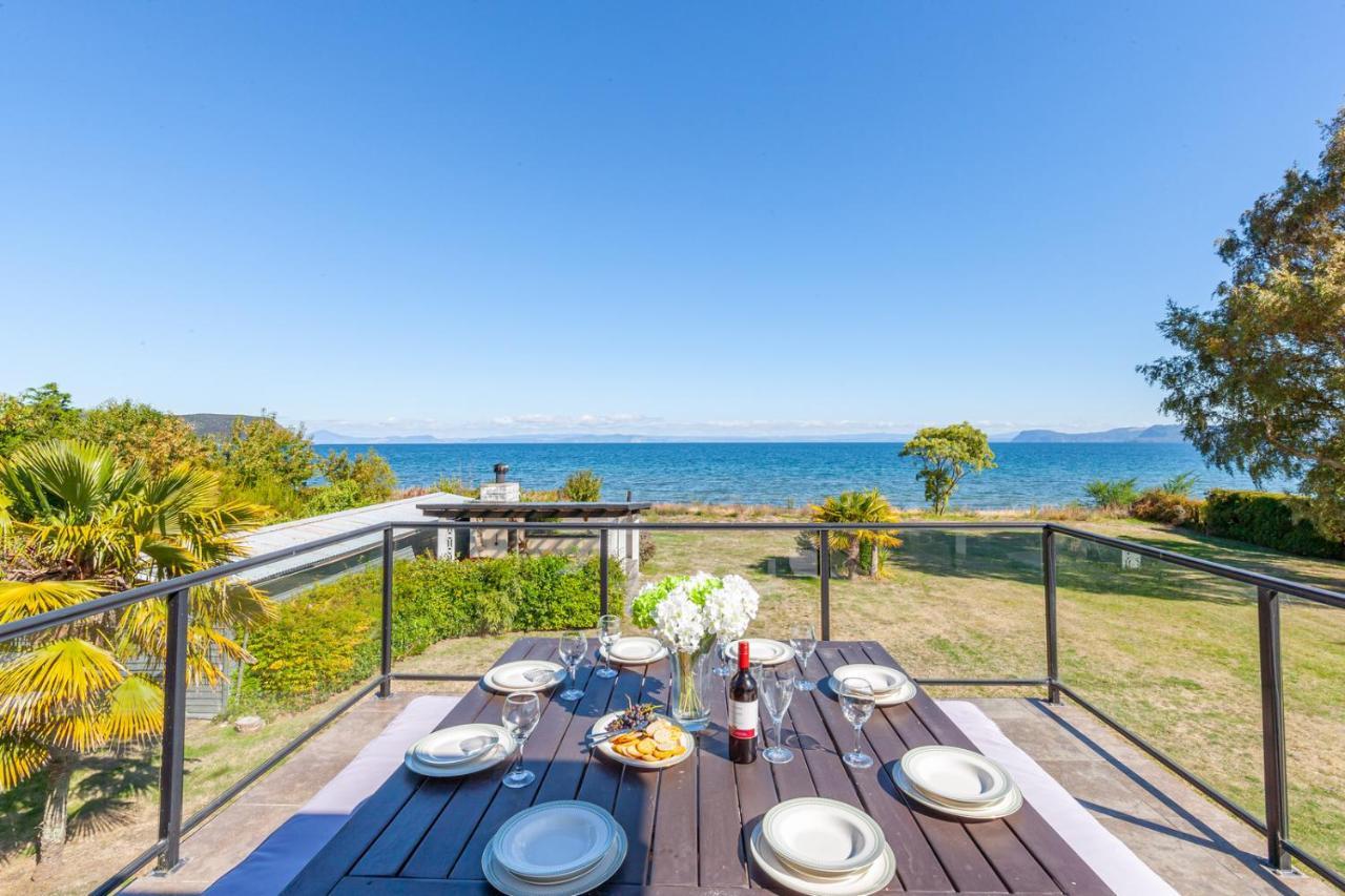 Lakefront Villa - Waitahanui Holiday Home Buitenkant foto