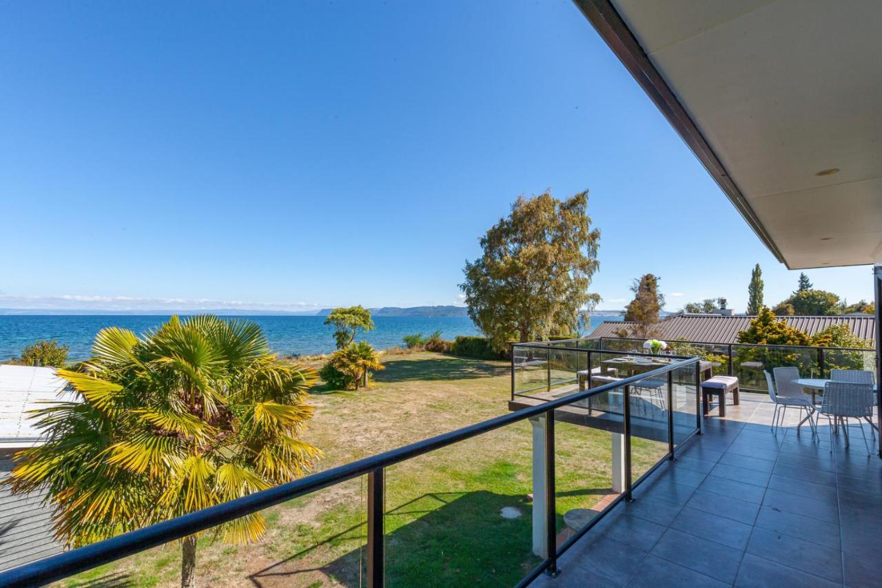Lakefront Villa - Waitahanui Holiday Home Buitenkant foto