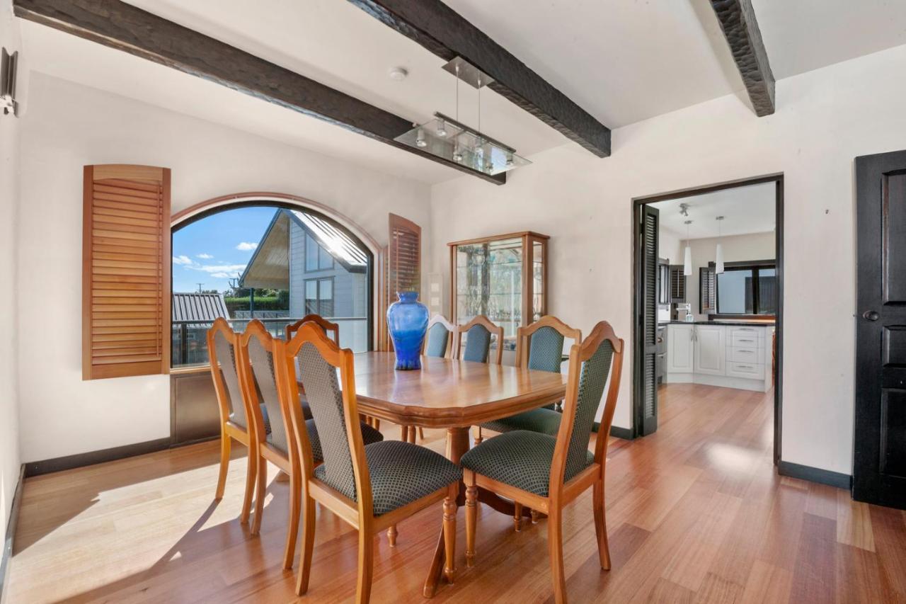 Lakefront Villa - Waitahanui Holiday Home Buitenkant foto